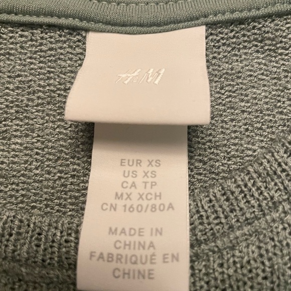 NWOT H&M Sleeveless Sweater Tank Sage Green Size XS - Picture 4 of 8